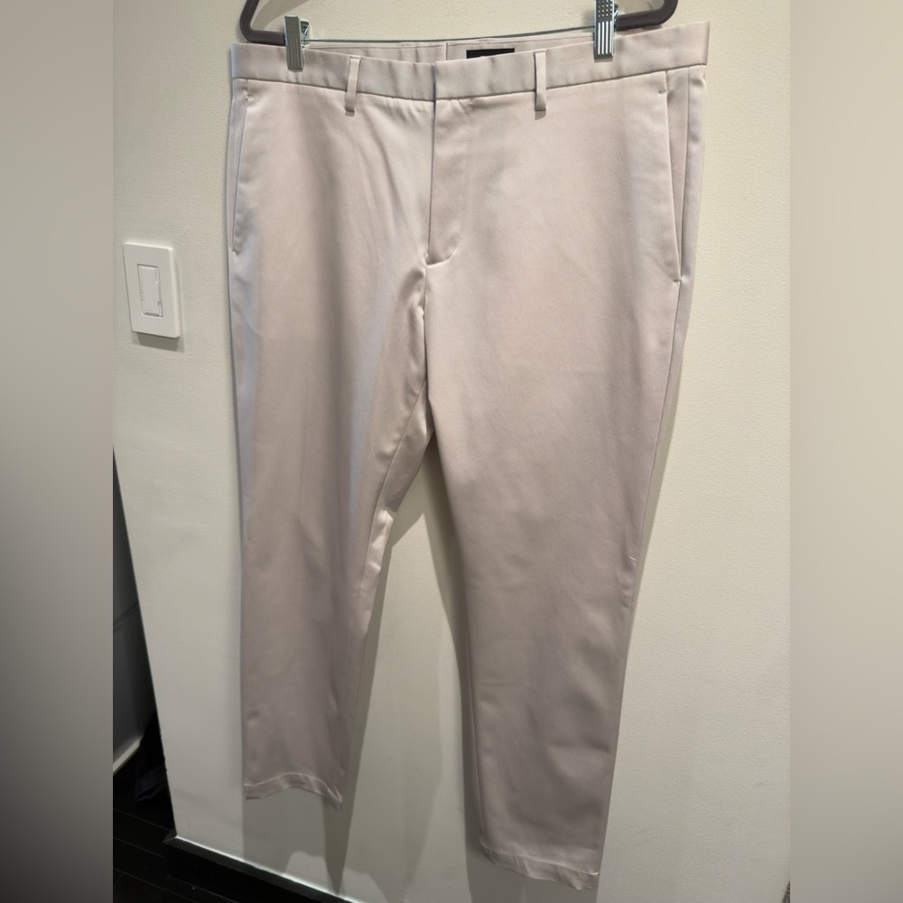 NWOT- Theory - Zaine H SW- Nova Performance Light Khaki Twill Size 38 Men’s